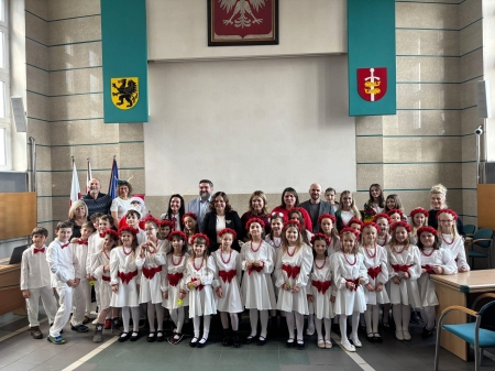 Szkolny chór w Urządzie Miasta Gdyni