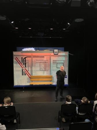 Uczniowie klas I-III w Konsulacie Kultury