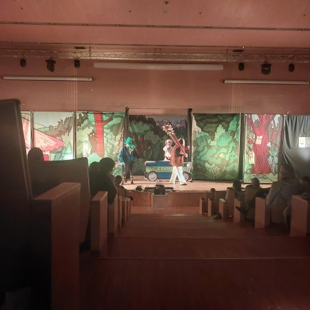 Tropami Baltazara Gąbki...