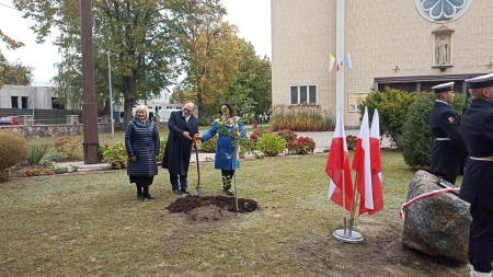 ''Katyń... Ocalić od zapomnienia''